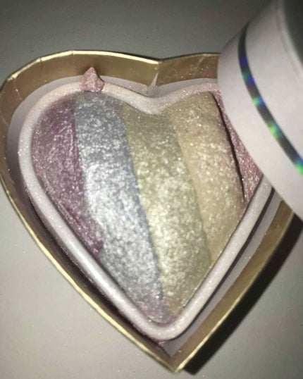 ハートハイライター ユニコーンハート/MAKEUP REVOLUTION/パウダーハイライトを使ったクチコミ(2枚目)