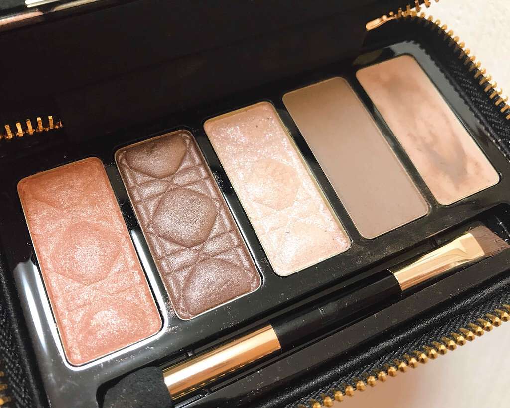 Dior ルミエール ヌード アイ パレットのクチコミ「♥2016年のクリスマスコフレ
♥アイパレット
♥アイシャドウ
♥アイブロウパウダー
♥アイブ.....」（3枚目）