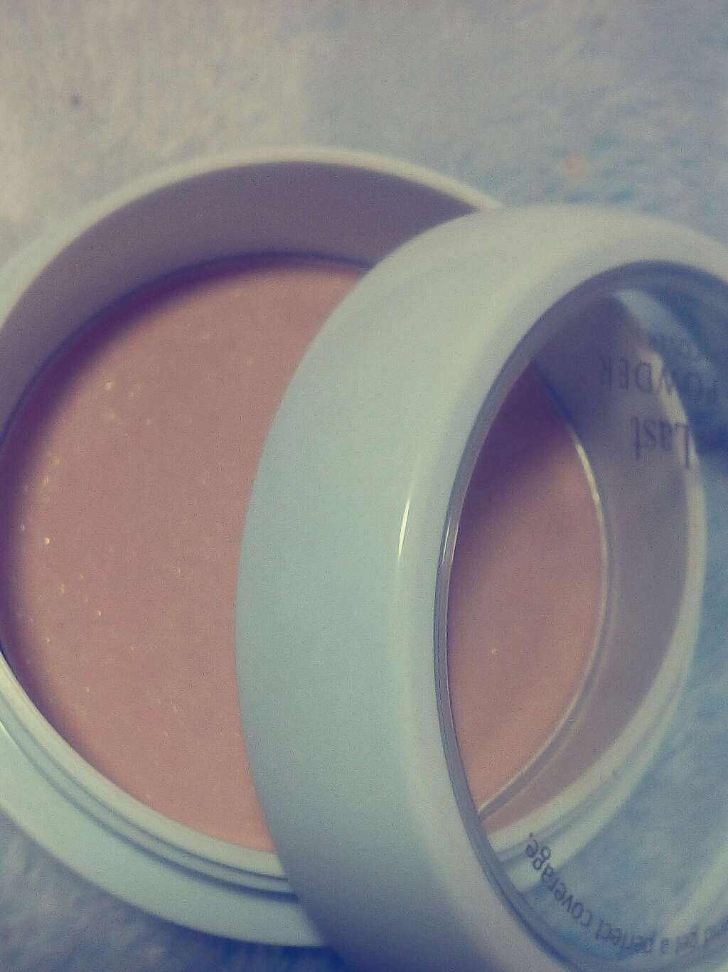 フェイスパウダー 薬用オークル/クリアラスト/プレストパウダーを使ったクチコミ(2枚目)