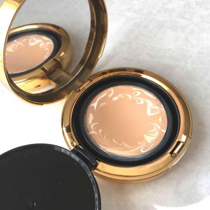 エッセンススキンファンデーションパクト/VT/クリーム・エマルジョンファンデーションを使ったクチコミ(2枚目)