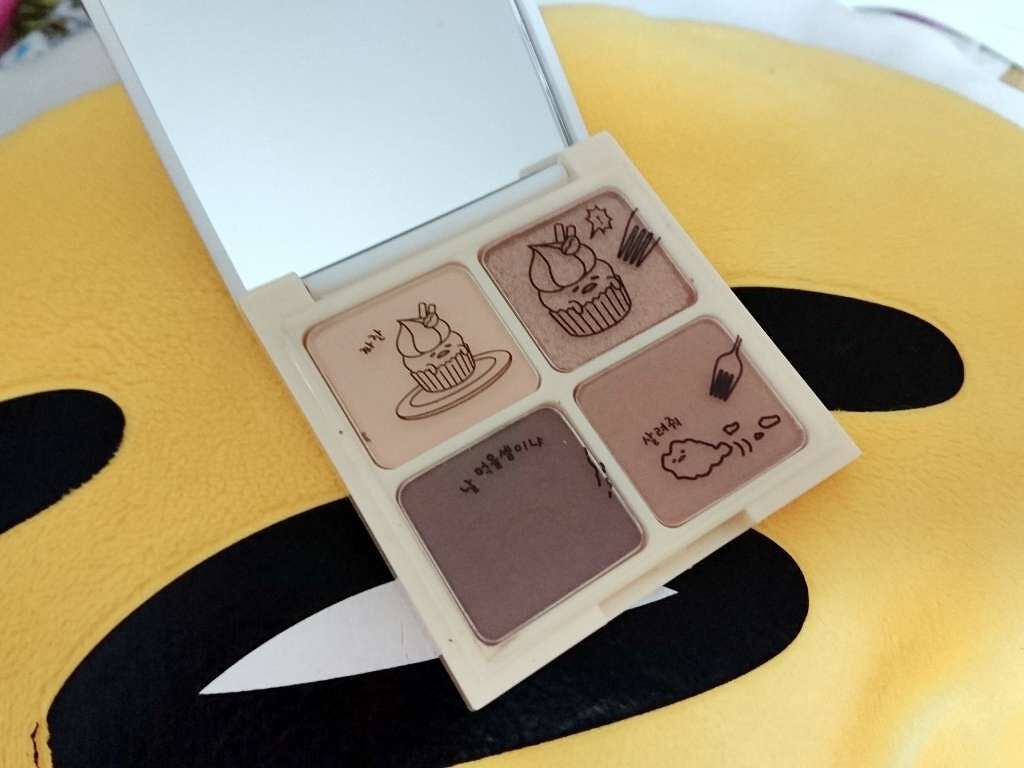 ぐでたまアイシャドウ/HOLIKA HOLIKA/アイシャドウパレットを使ったクチコミ(2枚目)