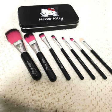 アラフィフっす💋 on LIPS 「🌸HELLOKITTYメイクブラシ7本セット🌸こちらQoo10..」（1枚目）