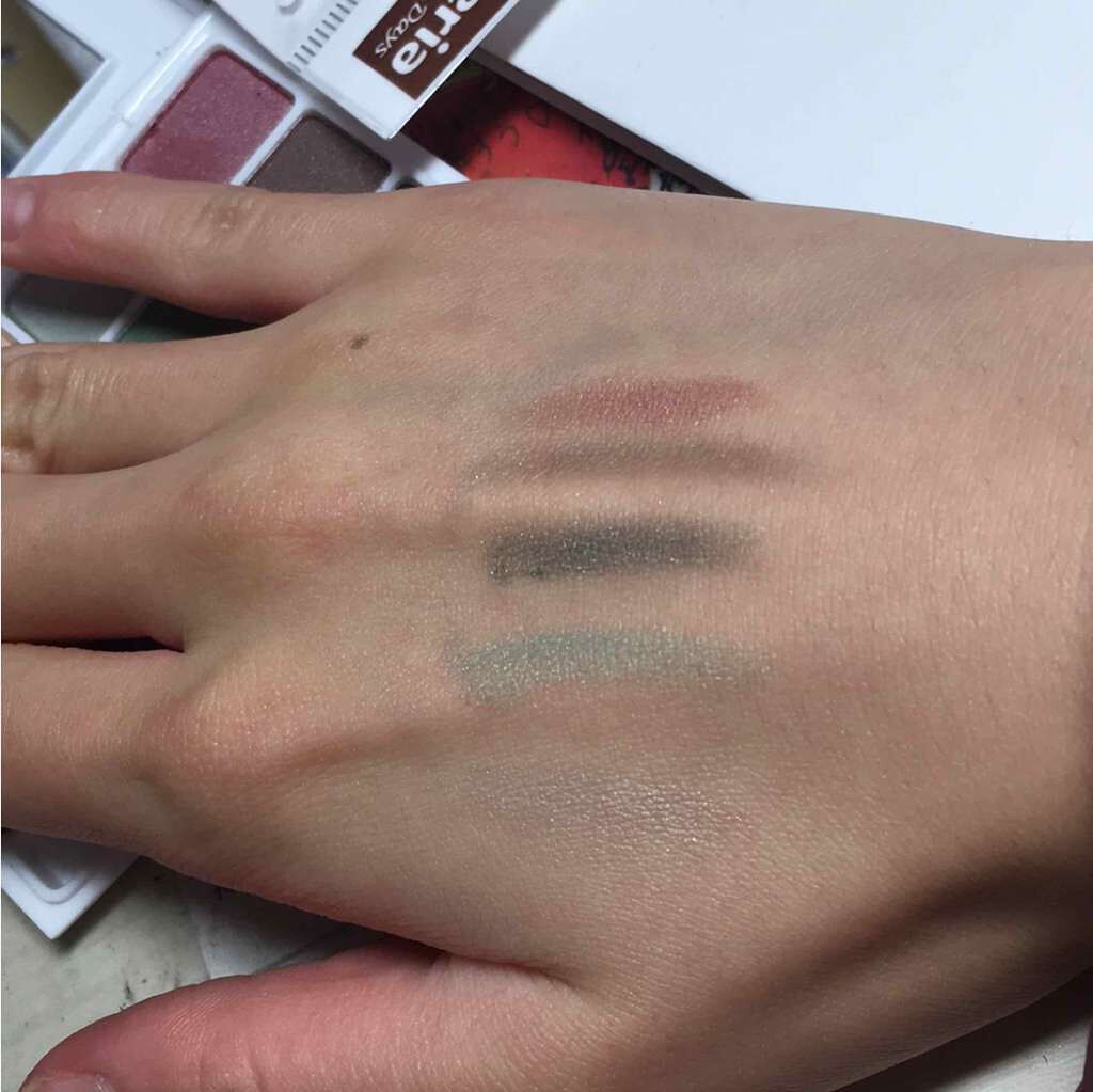 12色アイシャドウパレット/LOUJENE/アイシャドウパレットを使ったクチコミ(4枚目)