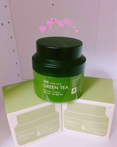 ✩TONY MOLY✩
THE CHOK CHOK GREEN TEA Watery Cream
(水分クリーム)

緑茶成分入りの水分クリームです🌿

韓国に行った時に店員さんにおすすめされて買ってみ