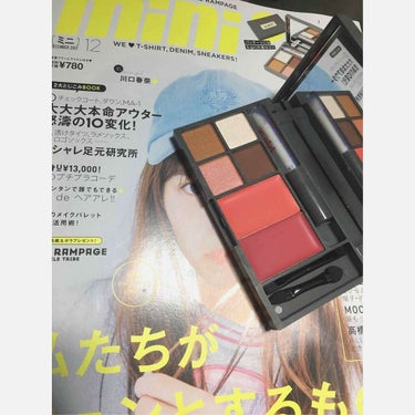 K on LIPS 「学校帰りにminiを付録目当てで買ってきました❕パレットと雑誌..」（1枚目）