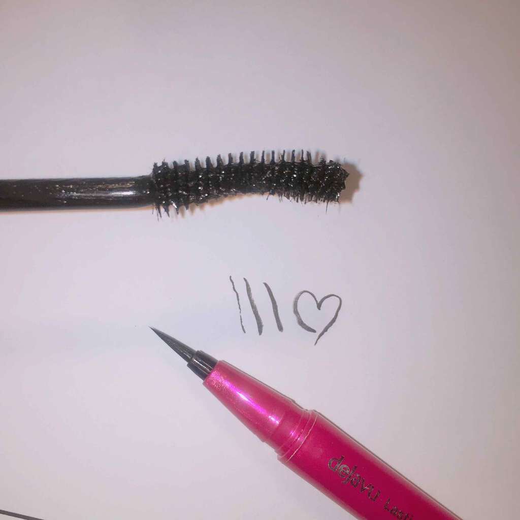 「密着アイライナー」しなやか筆リキッド/デジャヴュ/リキッドアイライナーを使ったクチコミ（2枚目）