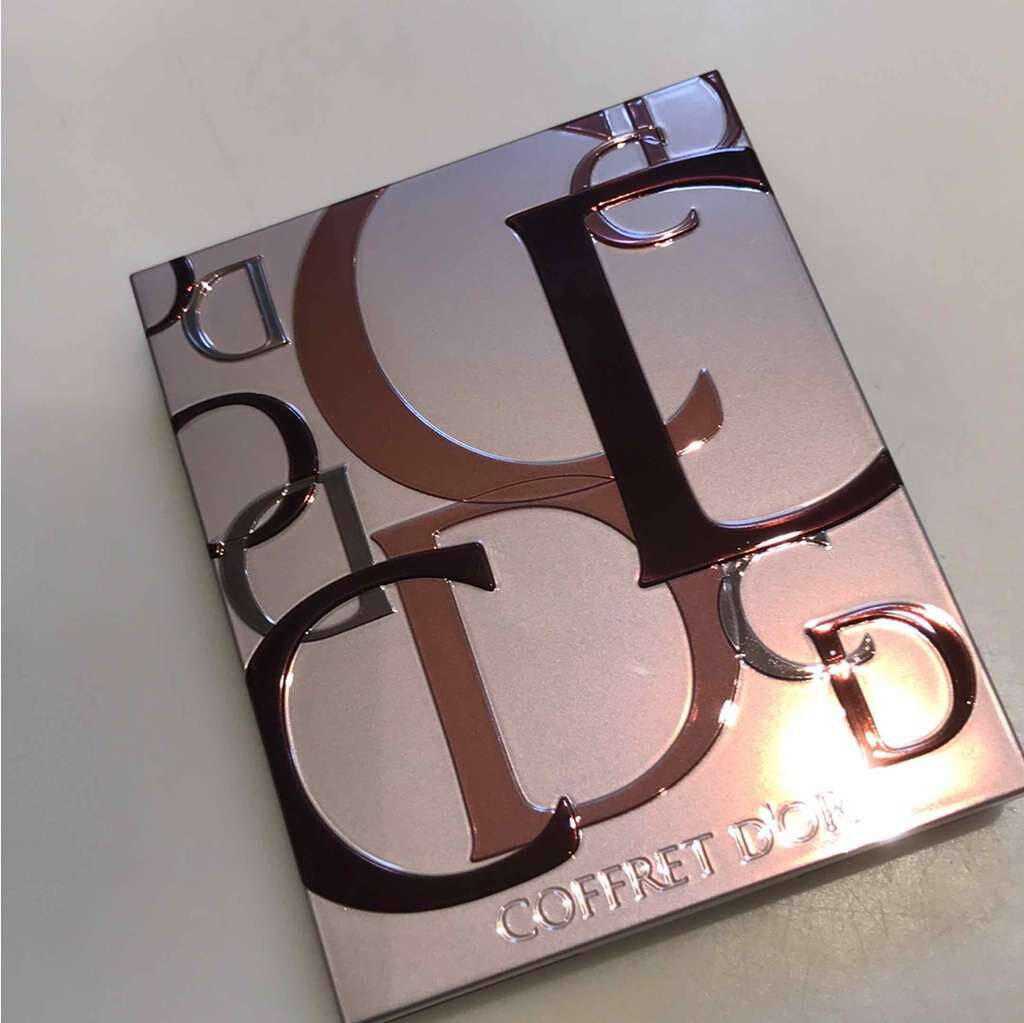 ビューティオーラアイズ 08ボルドーブラウン（限定色）/コフレドール/アイシャドウパレットを使ったクチコミ（1枚目）