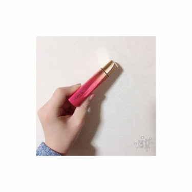 L'Oreal Parisのユイルカレス 811 ピーチです！！

新色が出たということで買ってみました😊
ふでの部分がくちびるにフィットする形になっていって塗りやすい！！！

色は自然な色になっていて