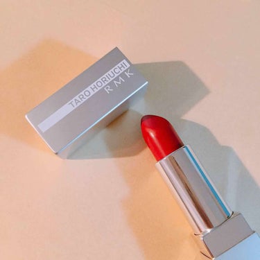 RMK フューチャーリップス
TH-03 ローズ💄

RMKの口紅は初めて使ったのですが少し硬めです。マットな感じでしっかり色づくのでとても気に入っています✨
TH-03は真っ赤な色合いでメイクのワンポ