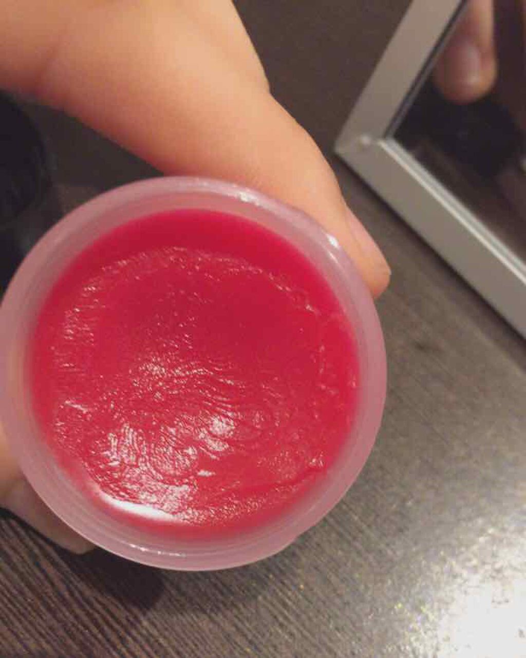 ボーンリッピー リップバーム ストロベリー/THE BODY SHOP/リップバームを使ったクチコミ（2枚目）