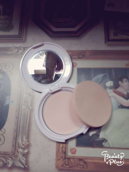 インテグレート ミネラルグロー プレストパウダーのクチコミ「サラサラした感覚で皮脂を抑えてくれます!
付けすぎた時はスポンジの裏側(ふわふわした方)で調節.....」(2枚目)