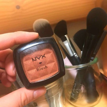 🎱NYX Blush Rubor Rougir PB21 COPPER
以前、グアムに行ったとき購入しました！
ラメが入っていてアイシャドウとしても使用できますが、私はチークとしてスリム型で入れることが