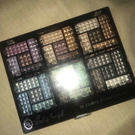 30COLORSEYESHADOWPALETTE/Dolly Angel/アイシャドウパレットを使ったクチコミ(3枚目)