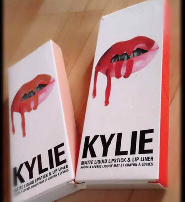 マット リキッド リップスティック CANDY K/Kylie Cosmetics/口紅を使ったクチコミ（2枚目）