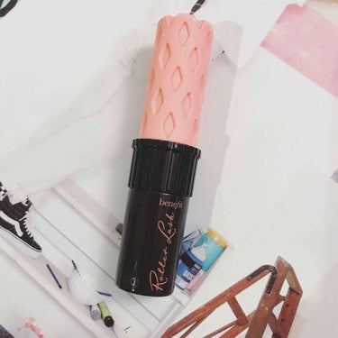 ノンビューラーマスカラをやっと見つけた！
ベネフィットのroller lash は本当にビューラーで上げなくても上がります！もちろんビューラーで上げたらバッチリ上がれるが、寝坊した朝はこれ一つでまつげメ