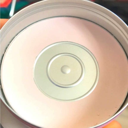 すっぴんパウダー B サクラスウィートソローの香り 2022/クラブ/プレストパウダーを使ったクチコミ(2枚目)