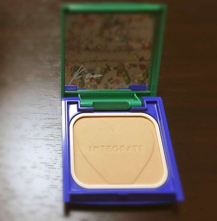 インテグレート プロフィニッシュファンデーション 特製セット IIのクチコミ「2~3ヶ月前にファンデーションのみ購入して小松菜奈さんセレクトカラー限定ケースのセットを見つけ.....」(1枚目)