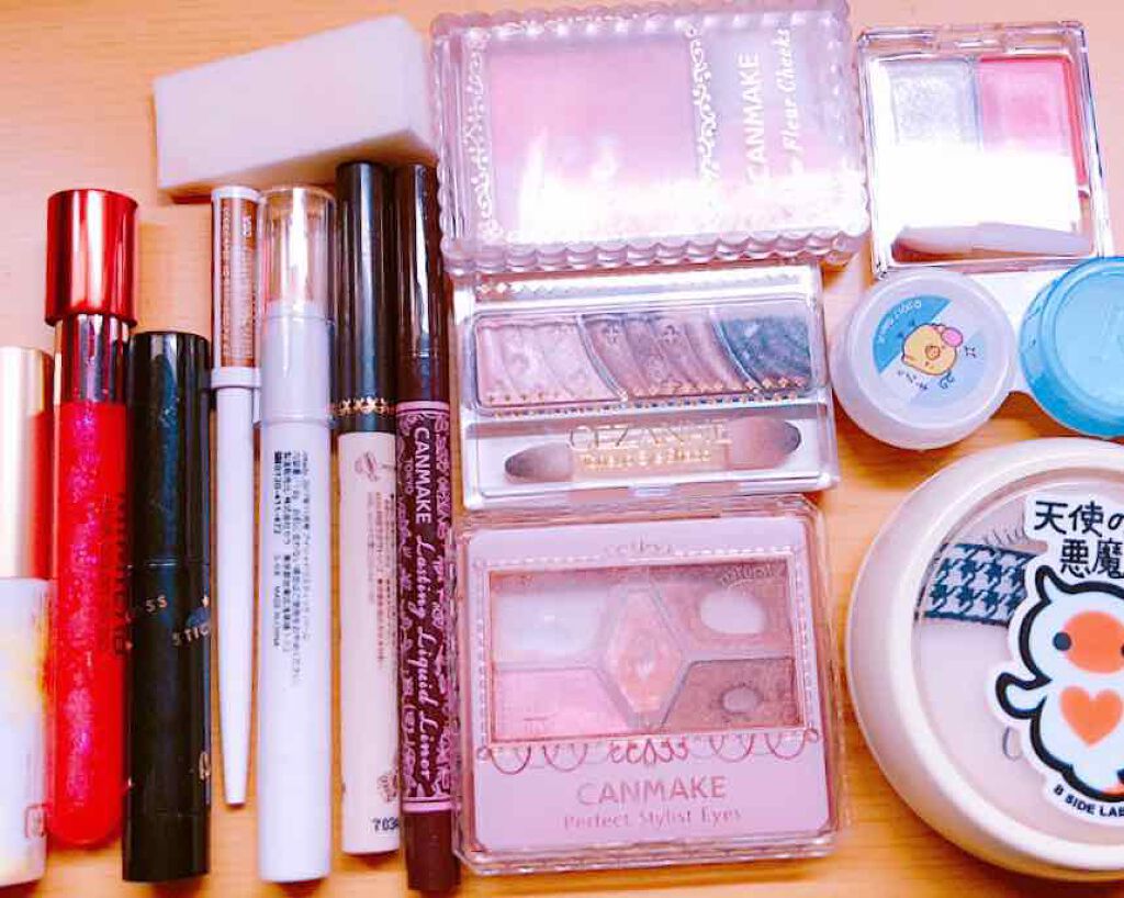 ことこと on LIPS 「今日のポーチの中身です♡最近全然投稿できてなくてすみません😅風..」(1枚目)