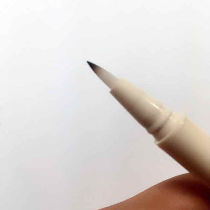 COSMAGE(コスマージュ) アイライナー消しゴムのクチコミ「▶︎COSMAGE アイライナー消しゴム
アイラインが曲がってしまったり汗で
にじんでしま.....」(3枚目)