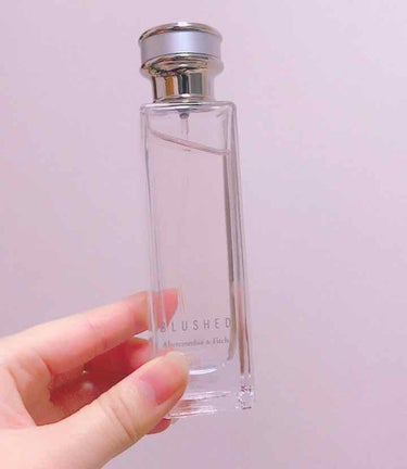 Abercrombie&Fitch
BLUSHED(ブラッシュド オードパルファム)
新しく出たレディースの香水ですごくつけやすい匂いの香水👌
自分的にはすき💓