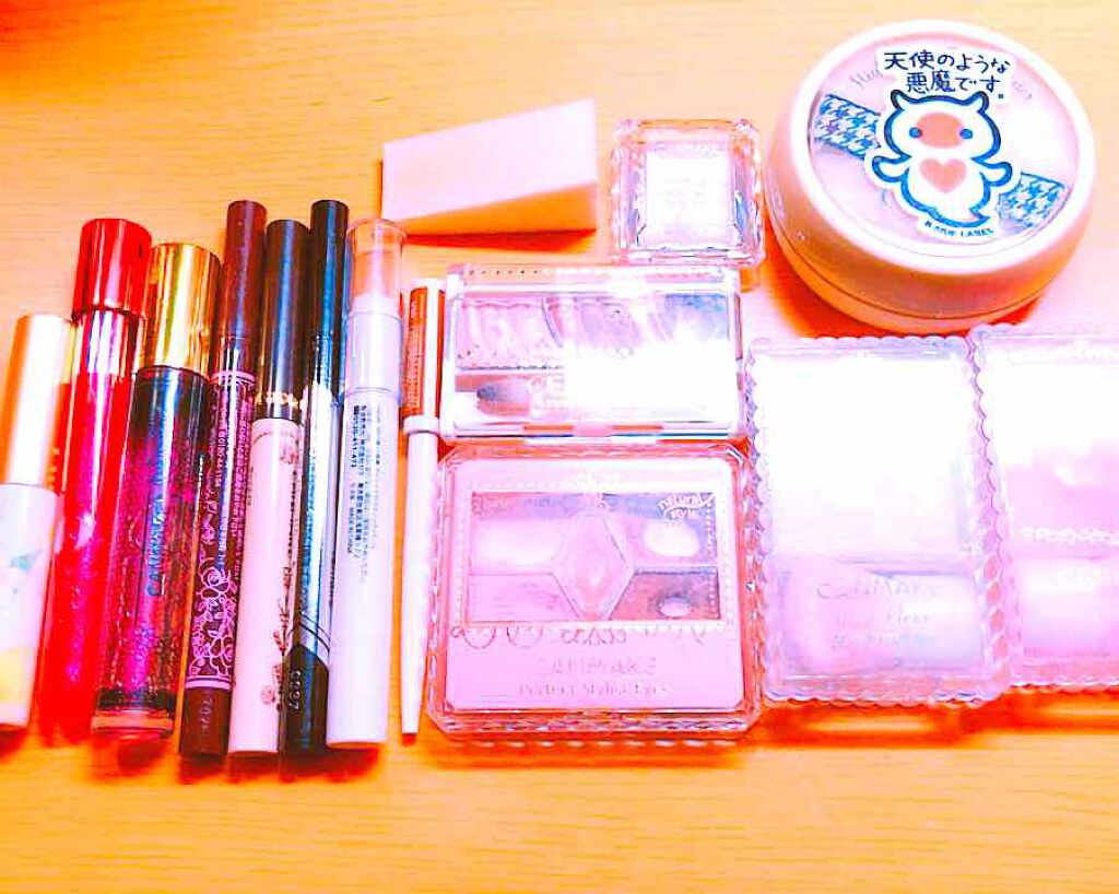 ことこと on LIPS 「今日のポーチの中身です♡※カラコンのケースを忘れてますm(*_..」(1枚目)