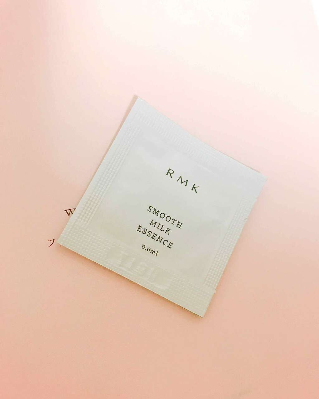 RMK スムース ミルクエッセンスのクチコミ「RMKのジェルクリーミーファンデーションを購入した際に
試供品として付いていたスムースミルクエ.....」（1枚目）