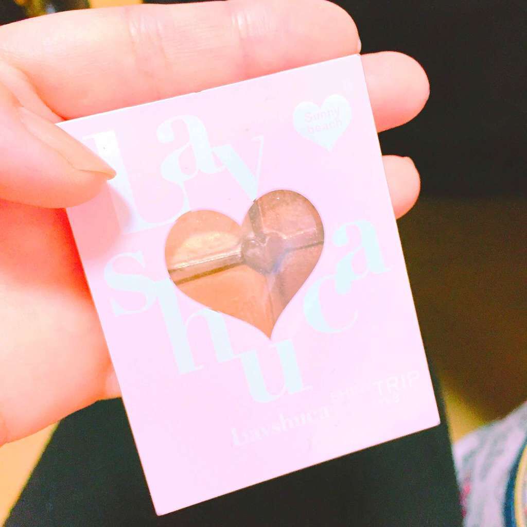 シャイニートリップアイズ/ラヴーシュカ/アイシャドウパレットを使ったクチコミ（2枚目）