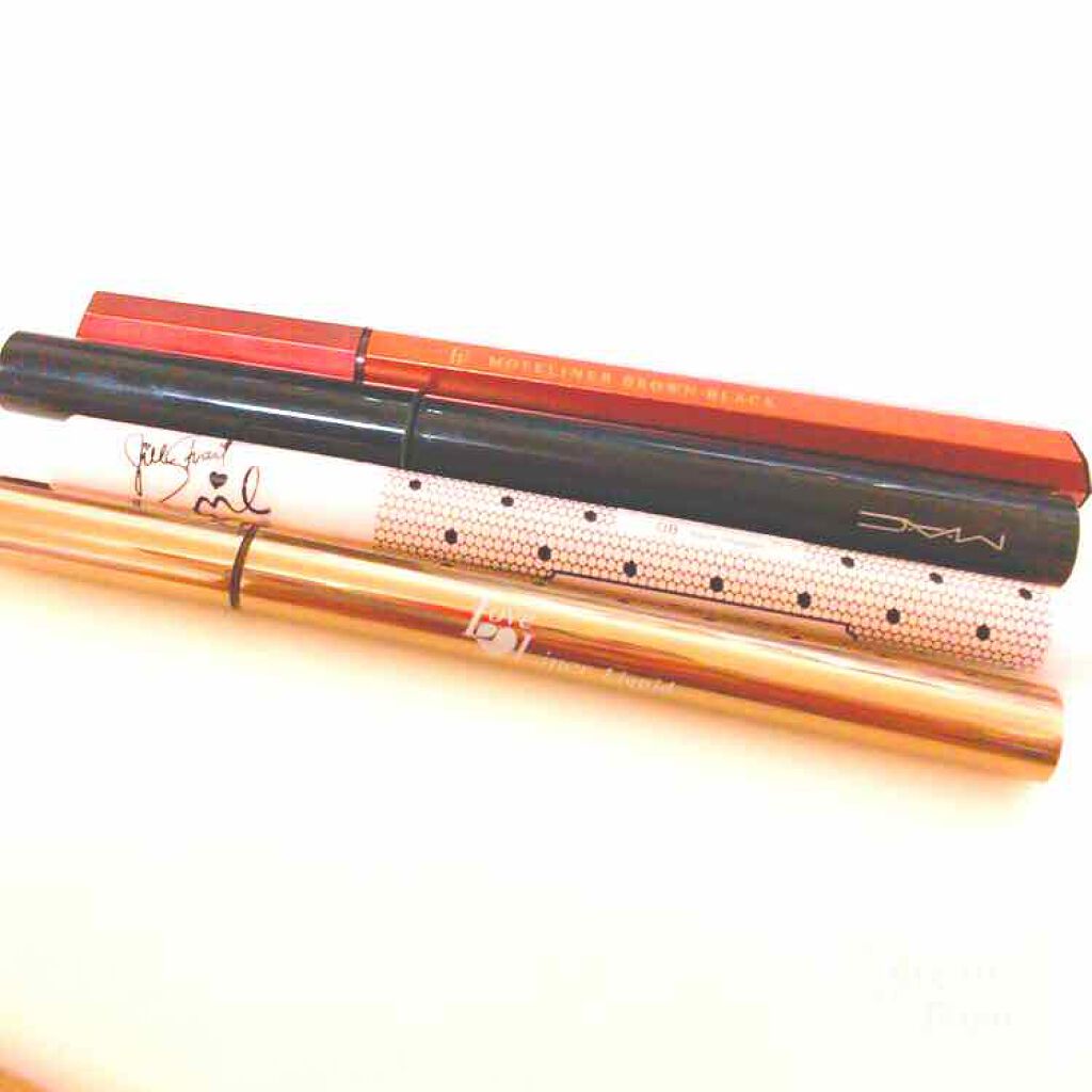 M・A・C ペナルティメイト アイライナーのクチコミ「まず、ジルスチュアート、
描いたそばからにじみました。
思いっきりこすってみました。
色はのこ.....」（2枚目）