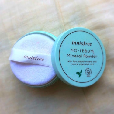 ☞ Ineissfree
NO-SEBUM Mineral Powder

韓国コスメの中で有名だと思われる、イニスフリーのパウダーです🌈✨韓国で5000ウォン(日本円で約500円)で購入しました✌︎✌