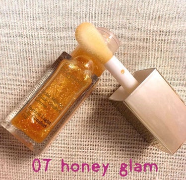 ✻コンフォートリップオイル・¥3200+税✻


07 honey glam

キラキラが欲しい時のグロス代わりに使用してます。
・甘ーいはちみつの香り
・テクスチャはかなり重め
・潤おうし、持ちも◎
