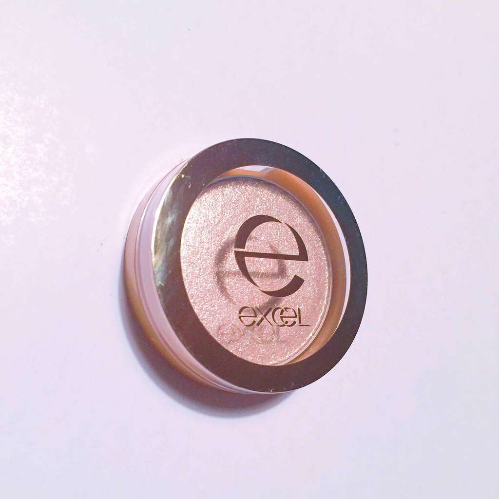 シャイニーシャドウ N/excel/単色アイシャドウを使ったクチコミ（1枚目）