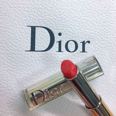 Dior アディクトリップスティック750番
購入したのは少し前ですがずっと欲しかったのをやっと買えました❁*

小さなラメが入っているのでとてもキラキラしていて可愛いです💗お色は見たままの色を発色して