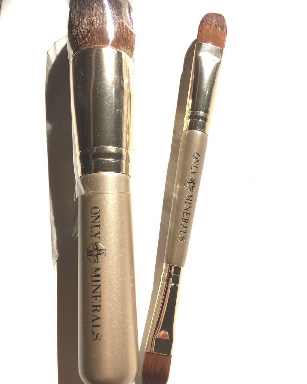 ダブルエンドアイシャドウブラシ/ONLY MINERALS/メイクブラシを使ったクチコミ（1枚目）