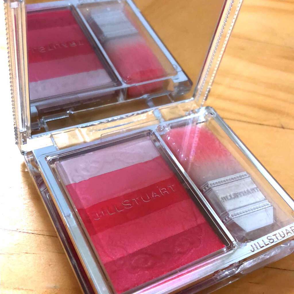 ブルーミングデュー オイルインブラッシュ/JILL STUART/パウダーチークを使ったクチコミ(1枚目)