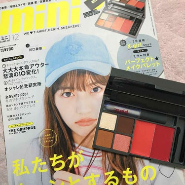 mini 12月号 ¥780 付録 
X−girl コラボ💞

中身：
＊パウダーアイシャドウ＊
ラメ白、こげ茶、少しラメ薄茶、ラメピンク
＊チーク&リップ(?)＊
ピンク、赤
＊グロス＊
ラメ入り透明