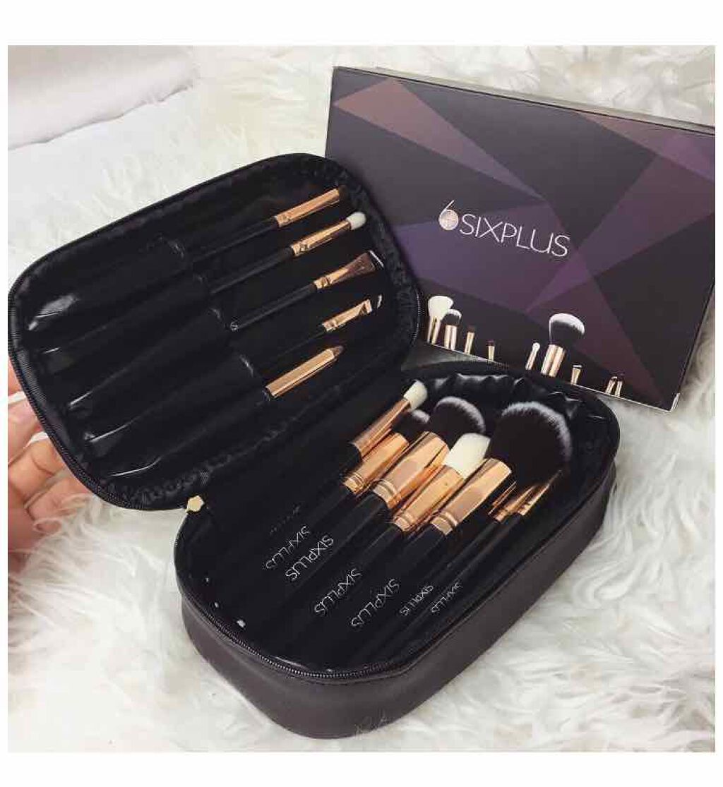 こちら、¥3,899で購入しました。
今までリアルテクニクスのアイシャドウブラシを愛用していましたが何度も洗い長い間使ってきて少し毛が散らばってきたので、何か他にも安くて良さそうなものはないか探し、こちらに辿り着きました。
まずこのお値段で