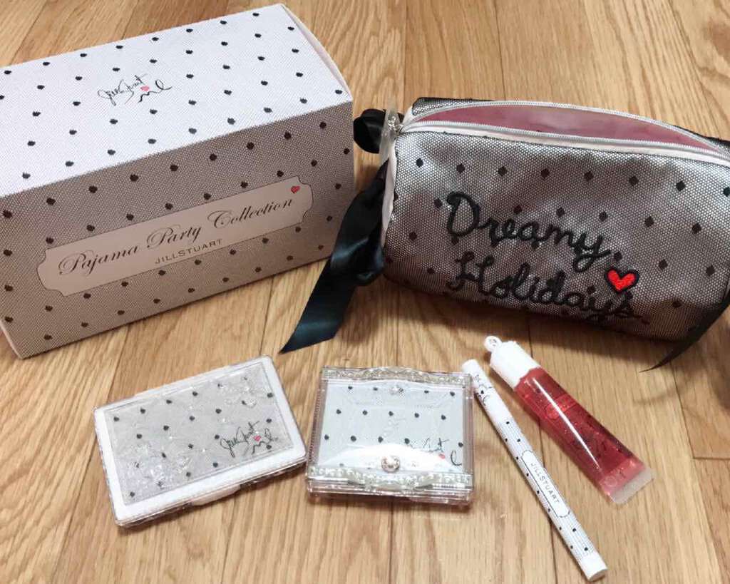 ホワイトラブストーリー コレクション (クリスマスコフレ 2018)/JILL STUART/メイクアップキットを使ったクチコミ(1枚目)