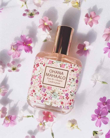 💐オハナ･マハロ オーデコロン[ラウレア ピュア] 30ml💐

清楚で甘すぎず、ふんわり香ります。私はこの香りをかぐとピンク色のシャボン玉を想像します。オーデコロンですのでつけてから約2時間、香りが持