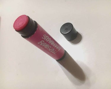 友達が誕生日プレゼントにくれたラッシュの「ピンクボムシェル」というリップカラー💄

見た目がかわいい❣️


はじめて見たのでびっくりしました👀

よくみるとピンクのラメが入っています✨

見た感じロー