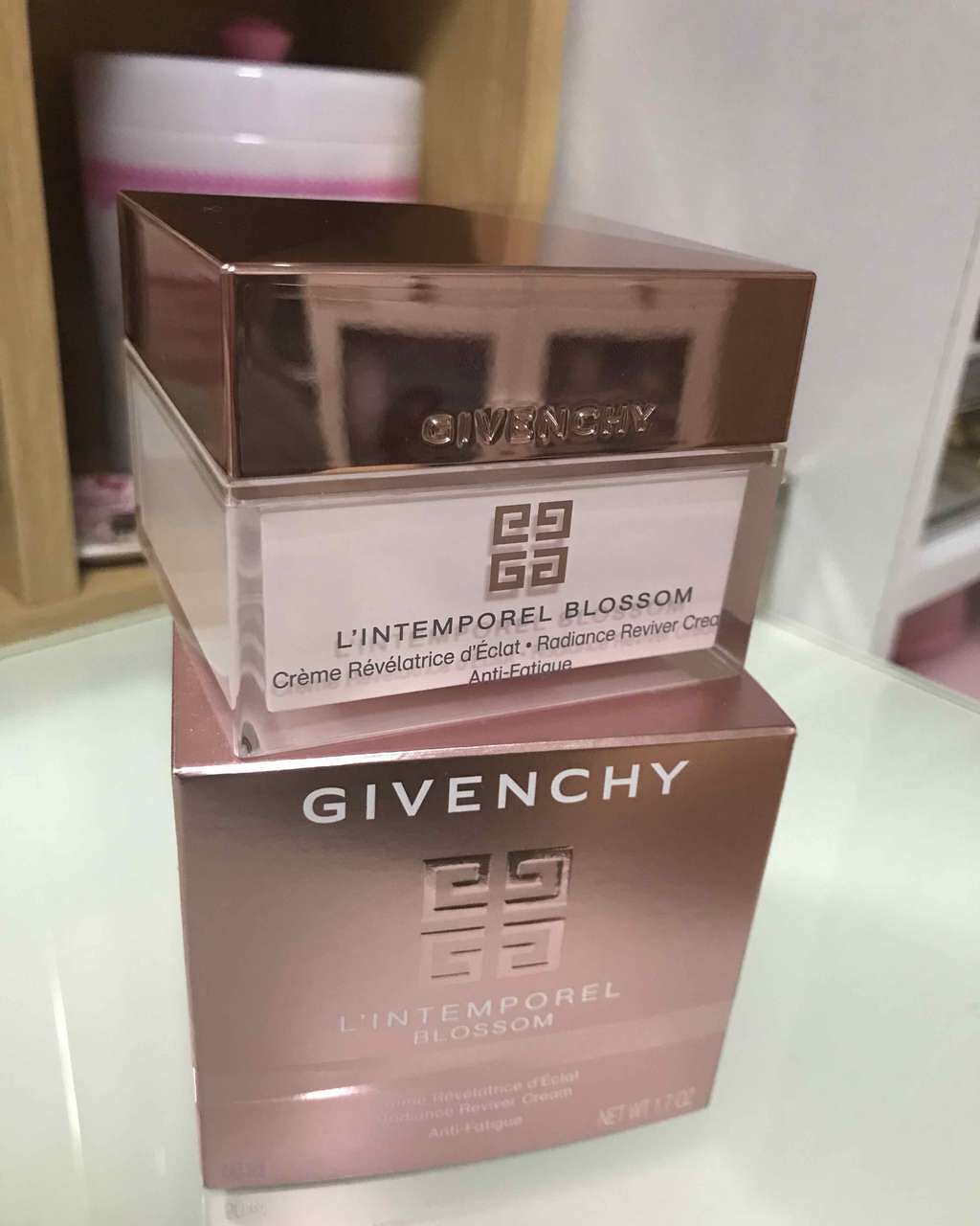 GIVENCHY ランタンポレル ブロッサム クリームのクチコミ「ジバンシイのこのクリームは高いけど、よかったです♡

クリームにピンクパール？が入ってて、塗る.....」（1枚目）