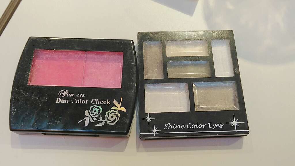 エルファー プリンセスデュオカラーチーク A/DAISO/パウダーチークを使ったクチコミ(1枚目)