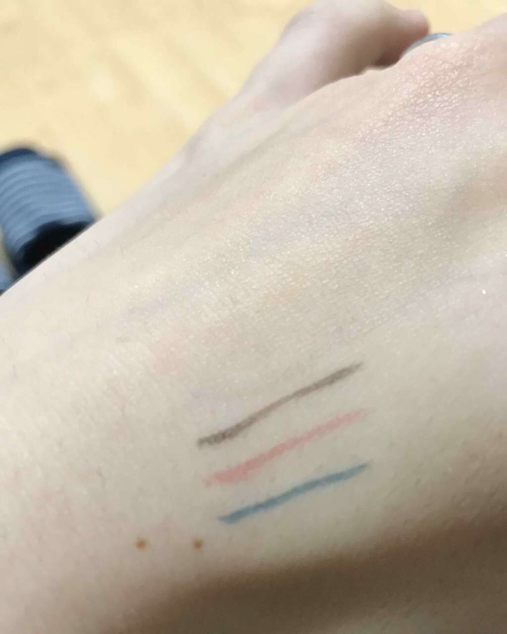 モテライナー リキッド/UZU BY FLOWFUSHI/リキッドアイライナーを使ったクチコミ（2枚目）