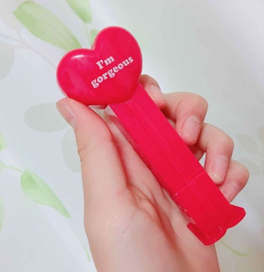 PEZ💕
リップクリームカラー
ゴージャスレッド✨


パケ買い♡


発色も良くて、保湿力があります♪


可愛いピンクレッドみたいなカラーで、ラメ感もツヤ感もあります✨


持ちも良かったです♪

