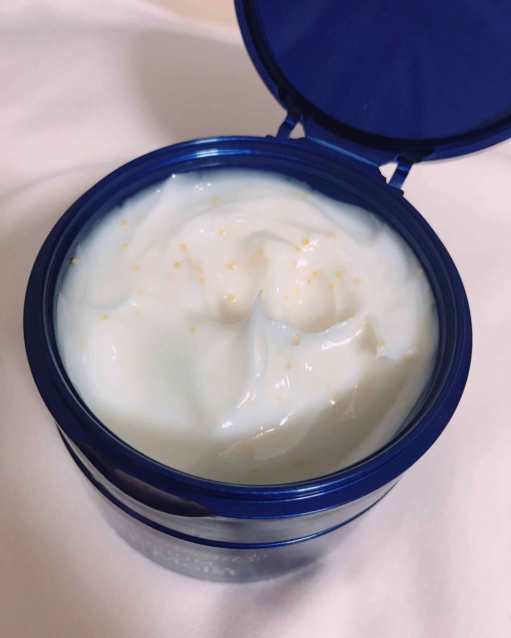 も も  🍑のクチコミ「メンソレータム ハンドヴェール
プレミアムリッチモイスト です。
買ってきてもらったので 値段.....」（2枚目）