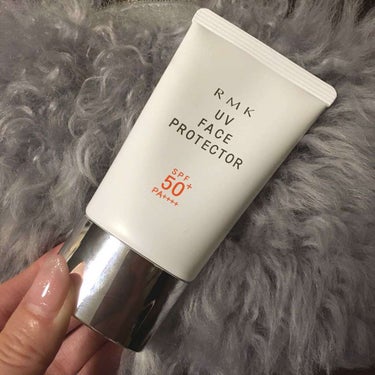 何度もリピートしている大好きな下地です♡

SPF50＋でありながら、全くベタつかず、サラサラしたテクスチャーでとても使いやすいです♡

伸びもよく、少量でも顔全体に広げられるため、コスパもかなり良いで