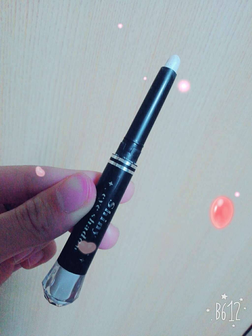 シャイニーアイシャドウ/DAISO/スティックアイシャドウを使ったクチコミ(2枚目)