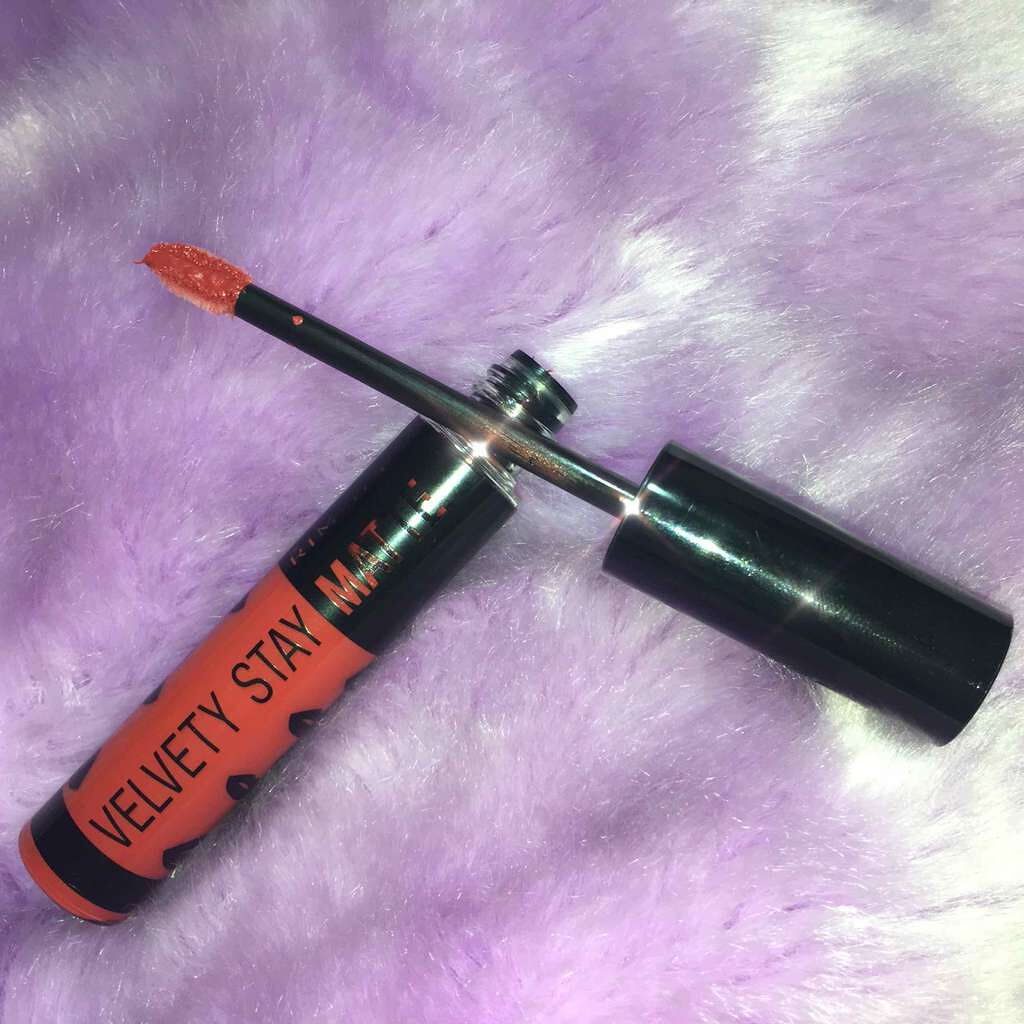 ベルベティ ステイ マット/リンメル ロンドン/口紅を使ったクチコミ(1枚目)