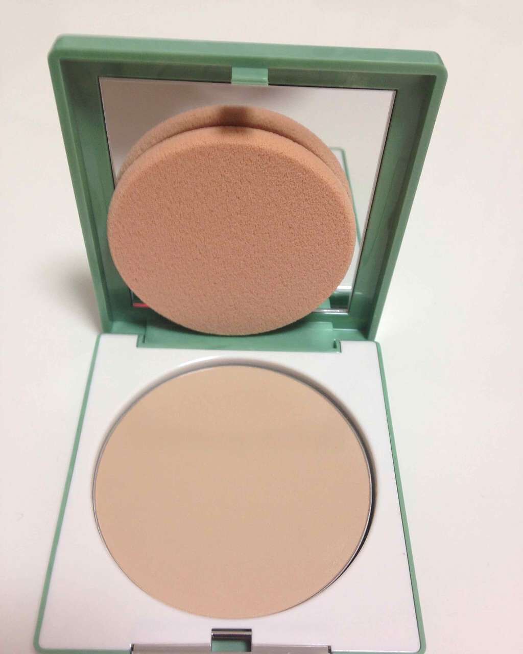 ステイ マット シアー プレスト パウダー/CLINIQUE/プレストパウダーを使ったクチコミ（3枚目）