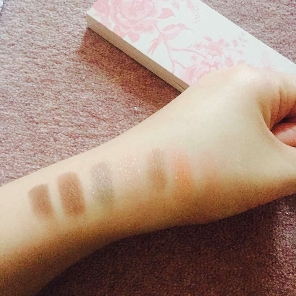 グラマラスヌード アイパレット (クリスマスコフレ 2017)/Visée/メイクアップキットを使ったクチコミ(2枚目)