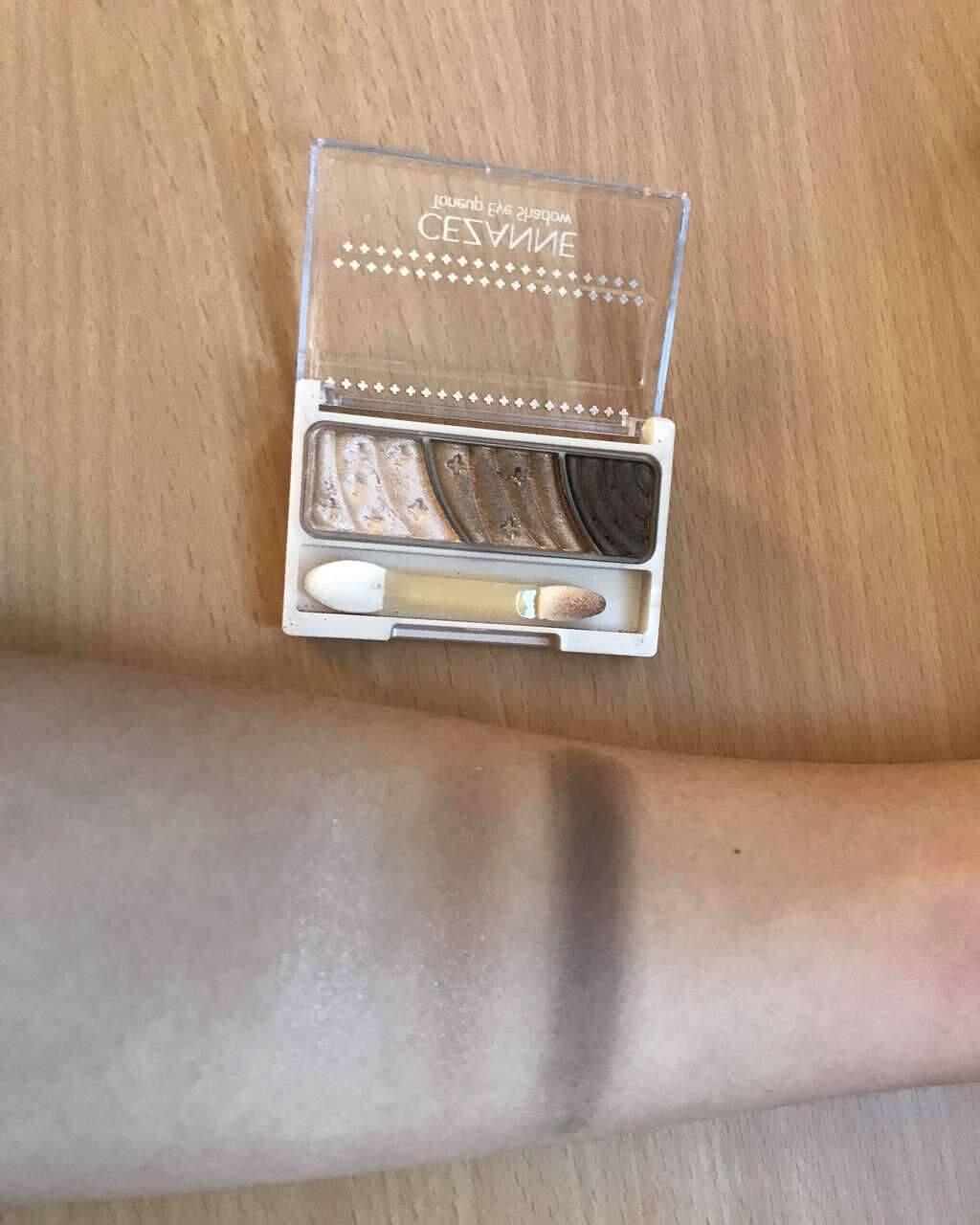 トーンアップアイシャドウ/CEZANNE/アイシャドウパレットを使ったクチコミ(2枚目)